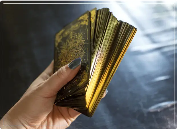 Luxurious golden details